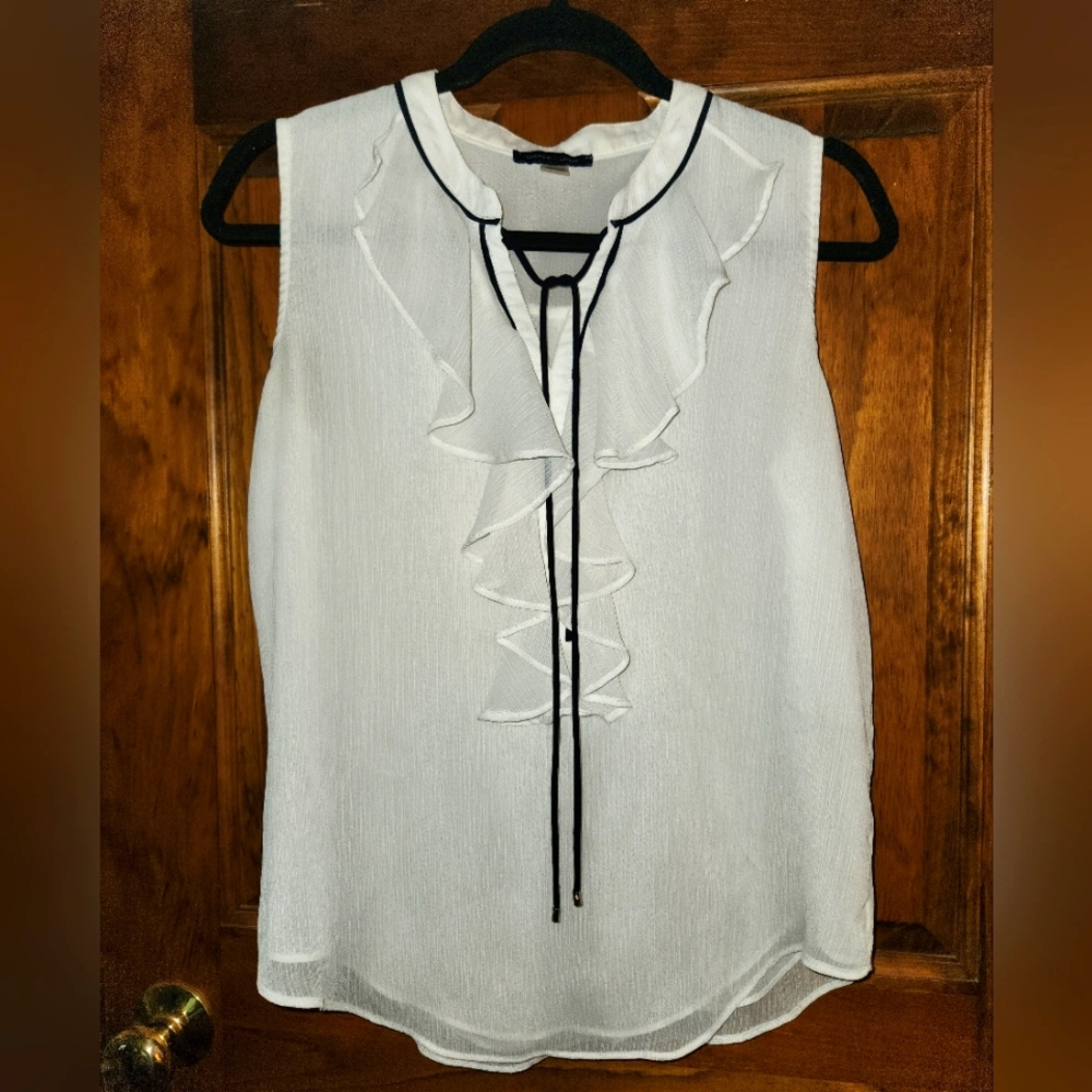Tommy Hilfiger medium sleeveless blouse top ruffle white navy blue